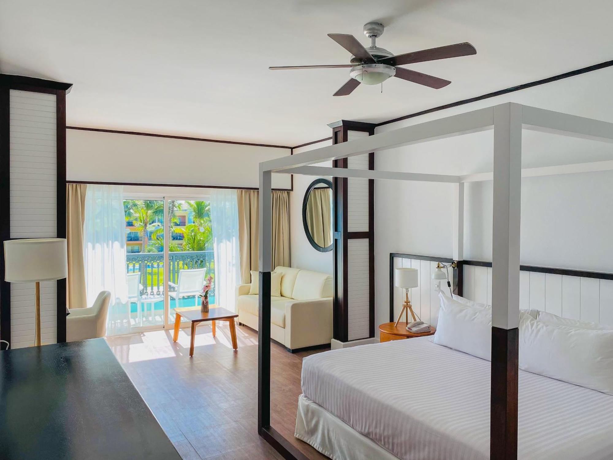 Ocean Blue & Sand Beach Resort 5*